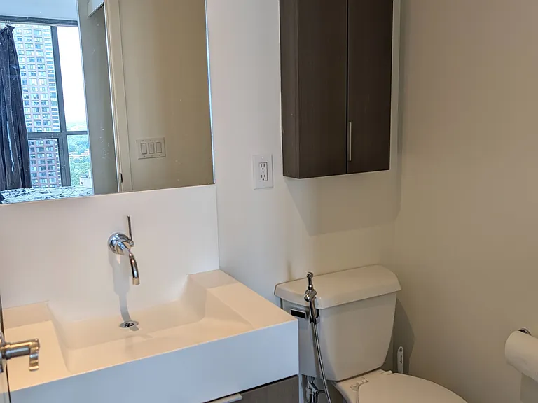 110 Charles St E #2408 — Photo 8