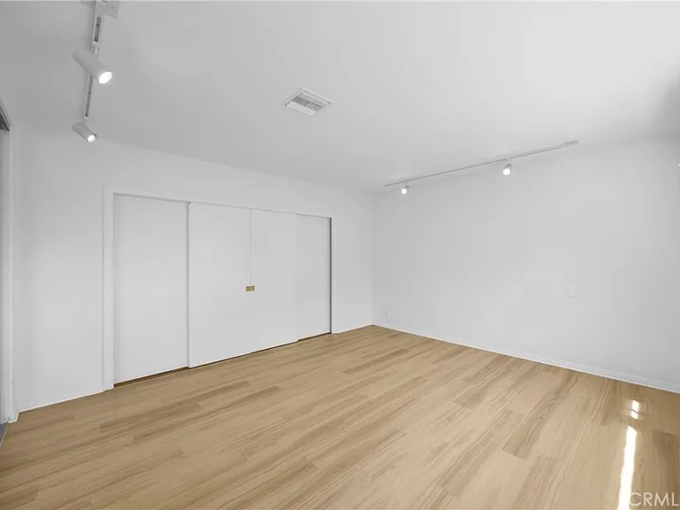 4031 N Virginia Rd — Photo 12