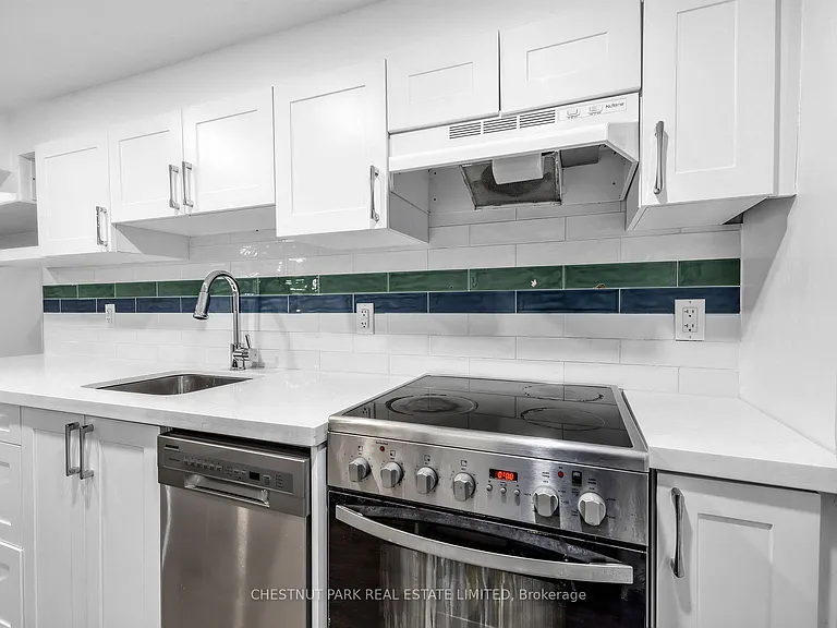 1 Kingswood Rd #R — Photo 19
