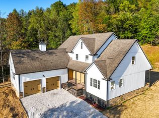 6897 County Road 15, Chesapeake, OH 45619