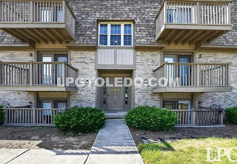 811 Hilltop Ln #201 — Photo 5