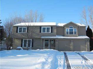 8789 Pasture Gate Ln, Baldwinsville, NY 13027