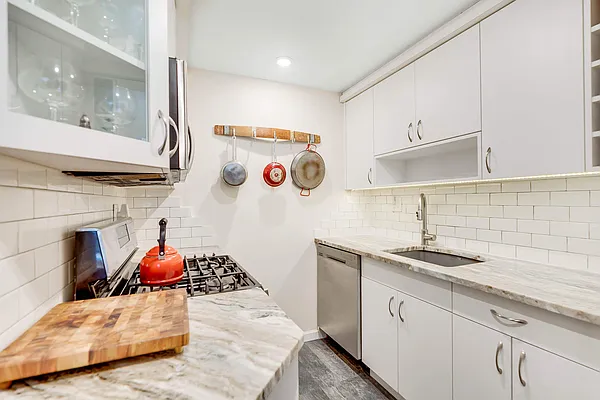 Rented by Compass | media 12