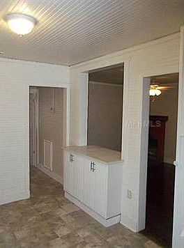5th image of 304 W Violet St