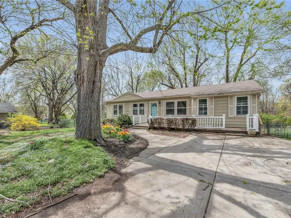 701 N Chestnut St, Olathe, KS 66061