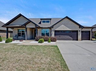109 Cove Brook Dr, Meridianville, AL 35759