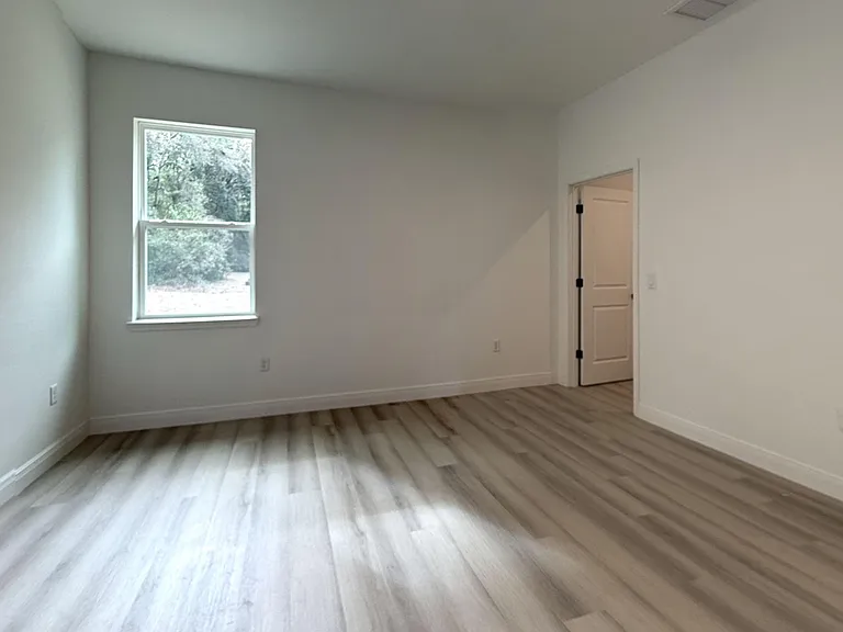 16437 SW 27th Cir — Photo 19
