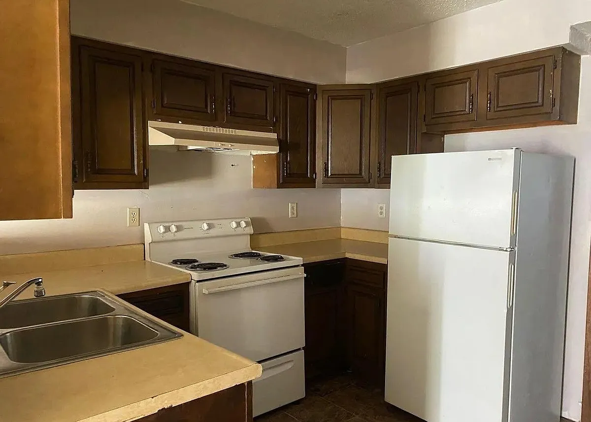 Kitchen - 536 10th Ave S #3