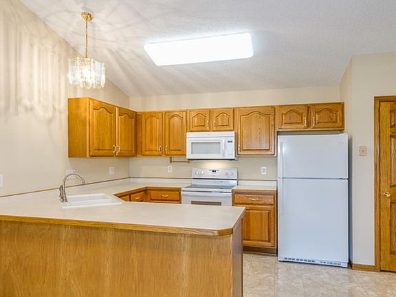 5th image of 619 N Concord Pl