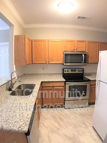 710 E Boyd Dr Photo 1