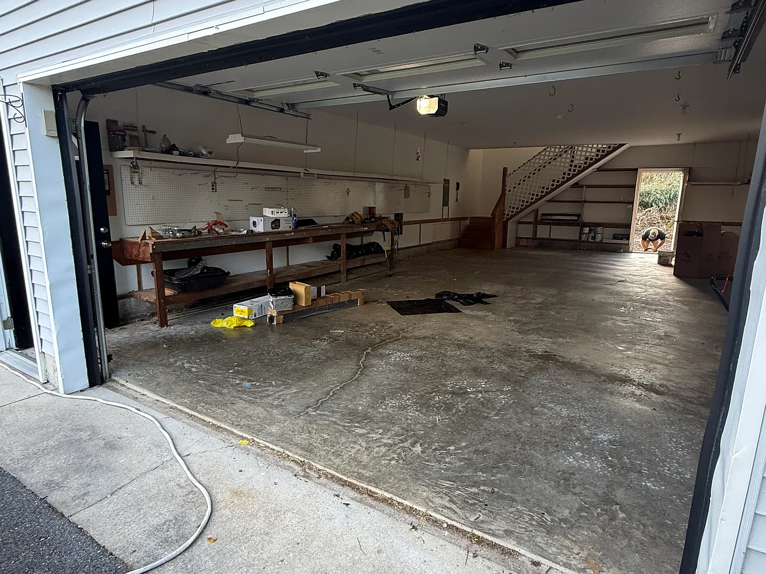 4 bed, 2300 sqft, $2,950 — Photo 2