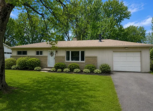 918 W Auman Dr Photo 1