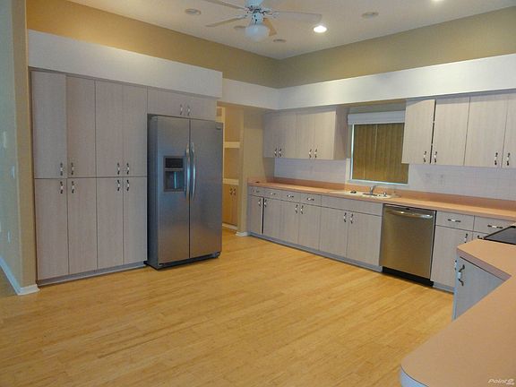 See the family while cooking!