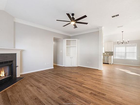 3rd image of 3712 Marielene Cir