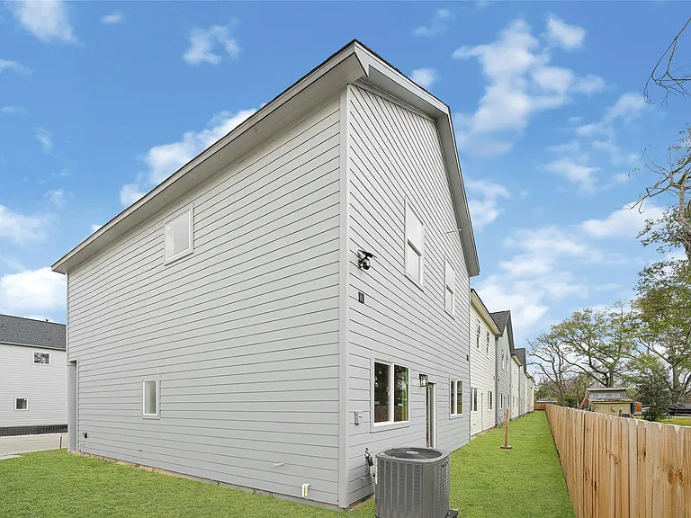 704 Savonna — Photo 21