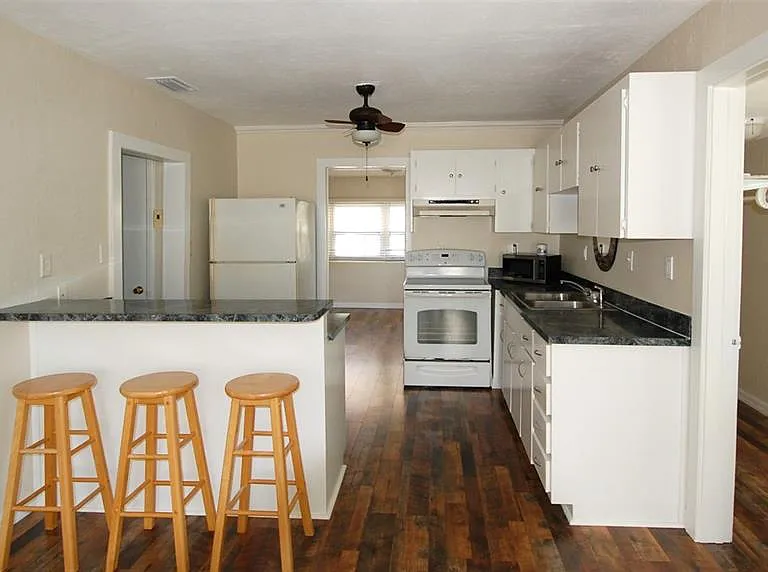 247 Short St — Photo 4