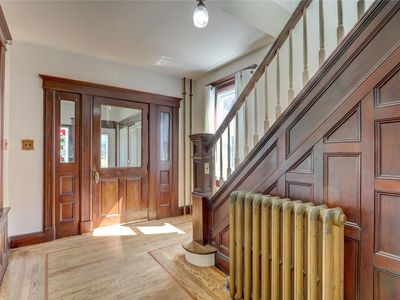 16 Rockaway Avenue, Rockville Centre, NY, 11570