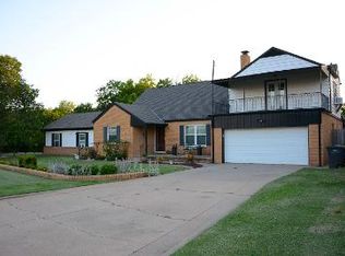 1729 Hillcrest Dr, Bartlesville, OK 74003
