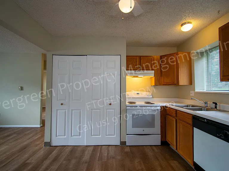 1931 Ross Ct — Photo 5