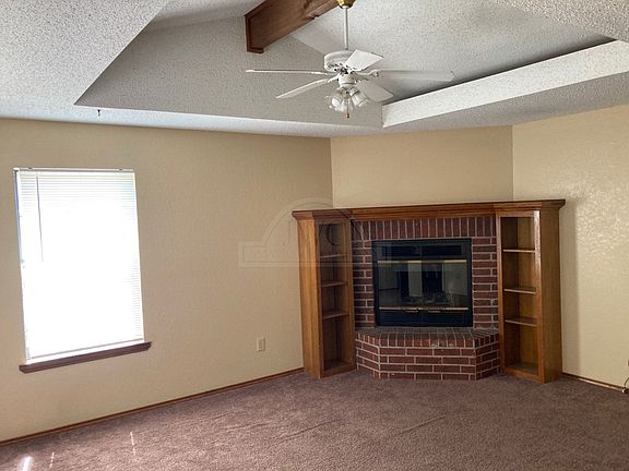 2nd image of 1901 Windward Dr Unit A