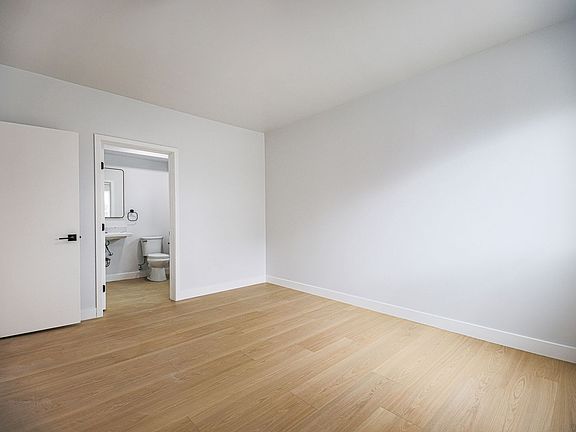 2nd image of 11435 Cumpston St #815606C60