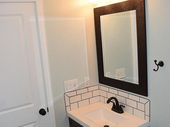 2nd image of 1204 W McLoughlin Blvd