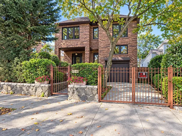 172-03 35 Ave, Flushing, NY 11358