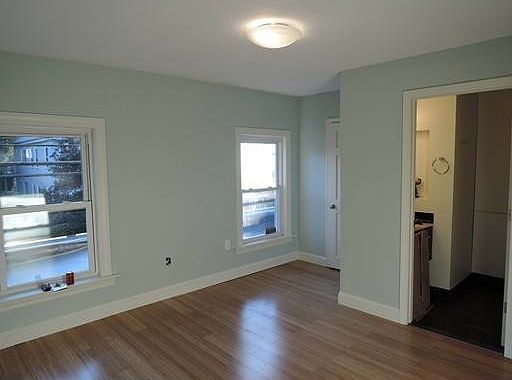 2nd image of 207 River St