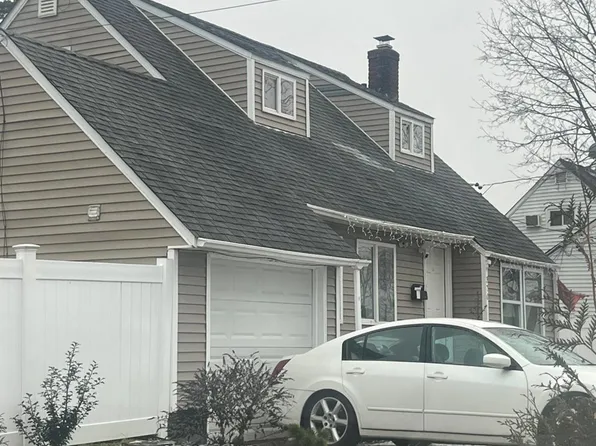 370 Clift Street, Central Islip, NY 11722