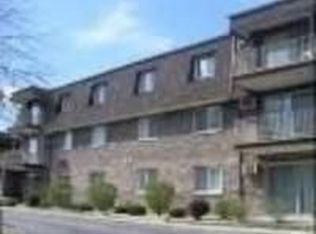 18340 Glen Oak Ave APT 2D, Lansing, IL 60438