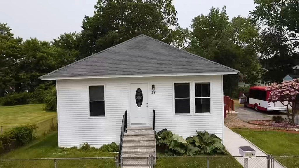 54 Hadley St, Lowell, MA 01851 Zillow