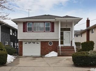 94 Union Pl, Lynbrook, NY