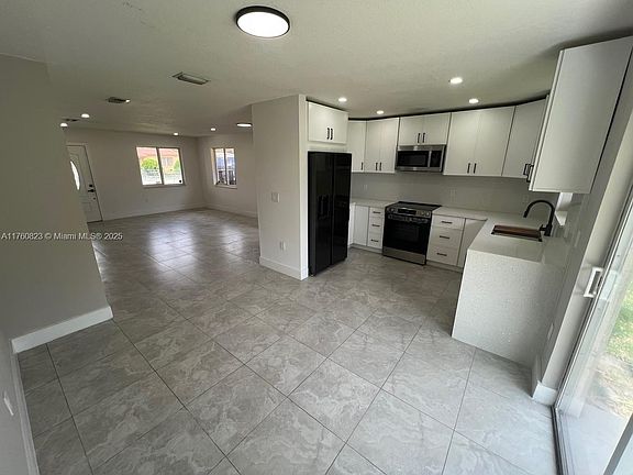 5th image of 3170 NW 92nd St