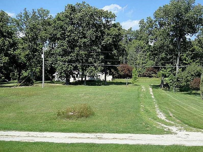 2nd image of 15749 Hengstler Rd