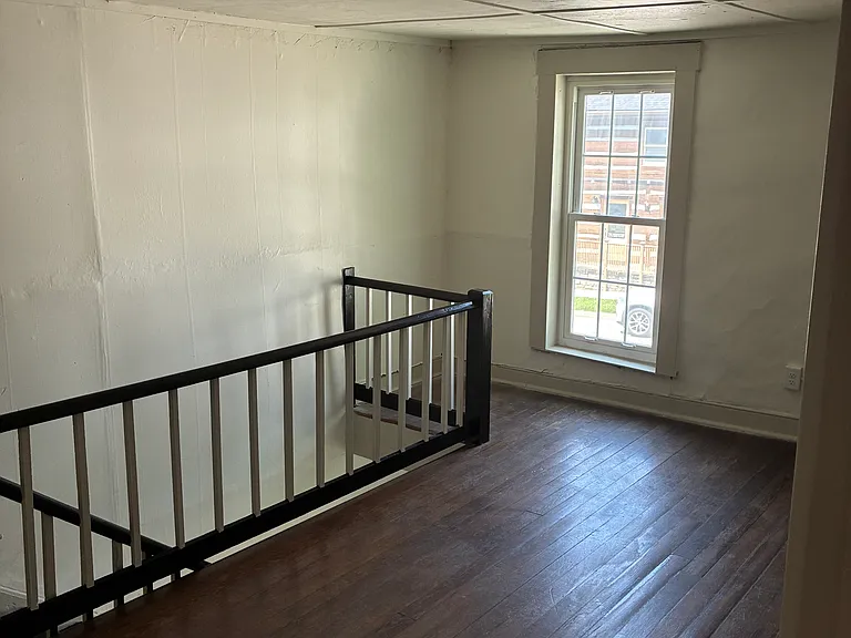 122 S Main St — Photo 24