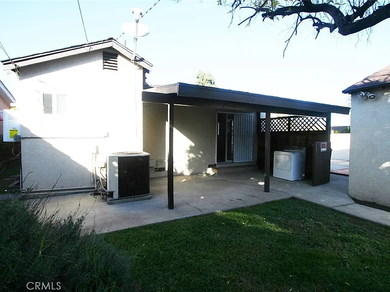 9968 Daines Dr — Photo 32