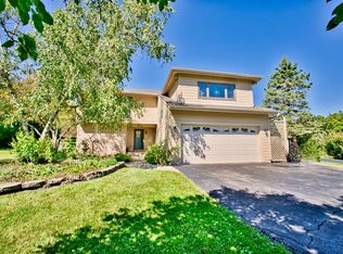 38860 N Cedar Valley Dr, Lake Villa, IL 60046