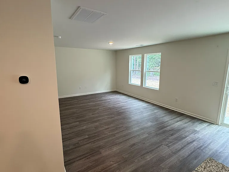 487 Hewett Landing Dr SW — Photo 4