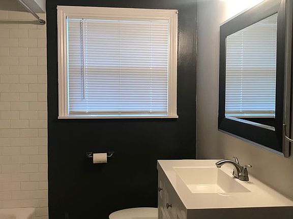 5th image of 2611 Land Park Dr