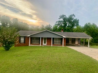 18 Ole Miss Dr, Laurel, MS, 39440
