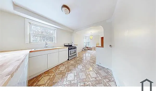 1073 Clarkson Ave #10 — Photo 8