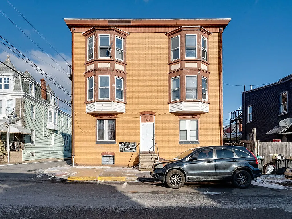 1 bed, 850 sqft, $1,050 — Photo 1
