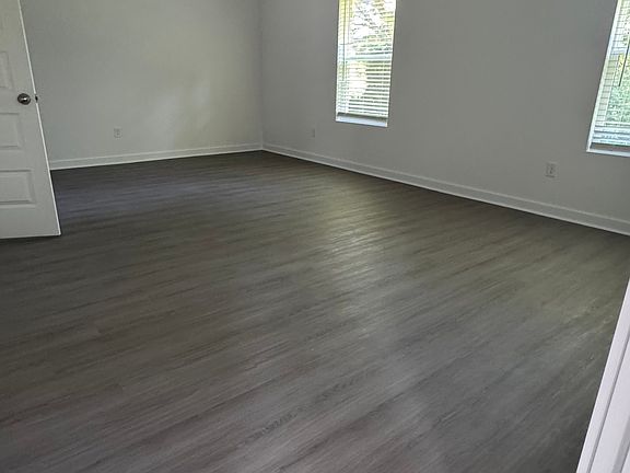 3rd image of 4332 Sloan Dr
