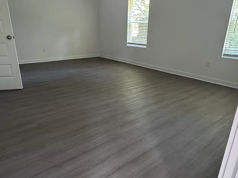 4332 Sloan Dr — Photo 3