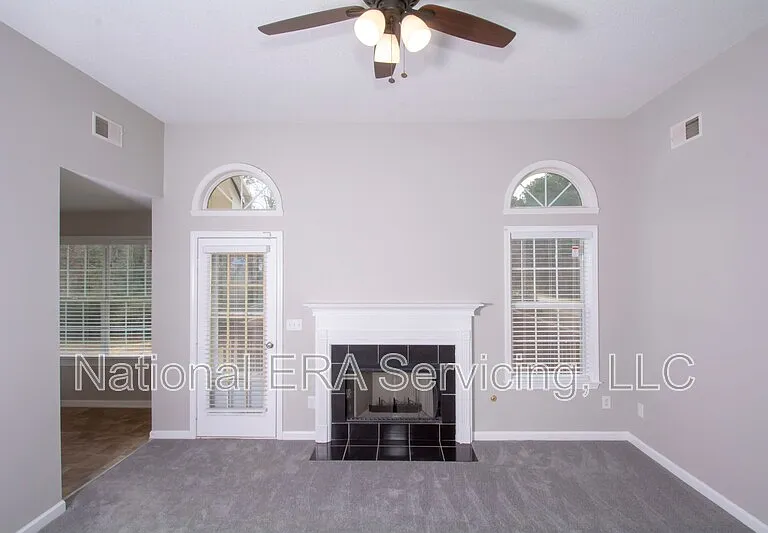 132 Chariot Dr — Photo 3