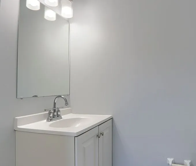 1323 N Kenwood Ave — Photo 11