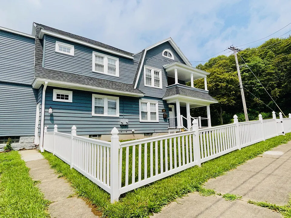 1224 Hawley Ave