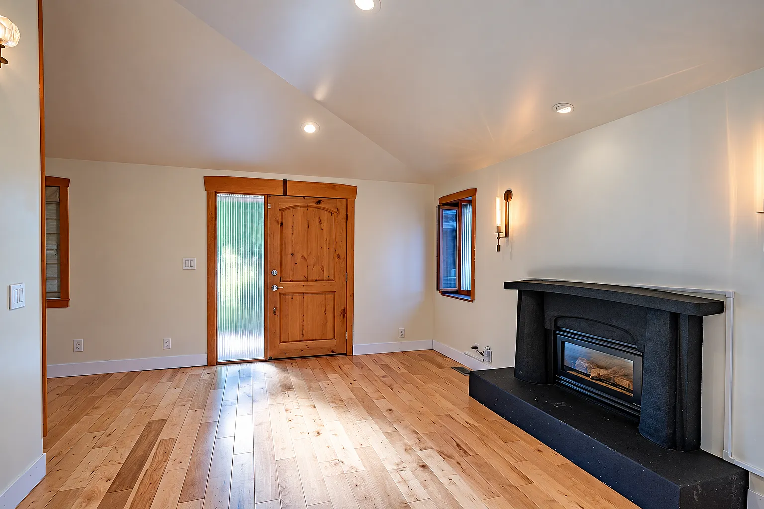 1621 Denver Street - 1 — Photo 4