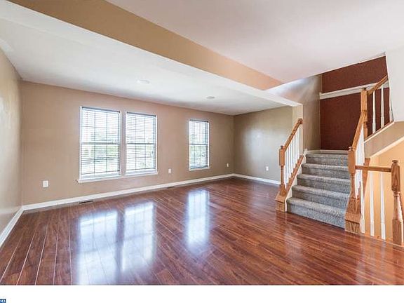 4th image of 9 N Savanna Dr