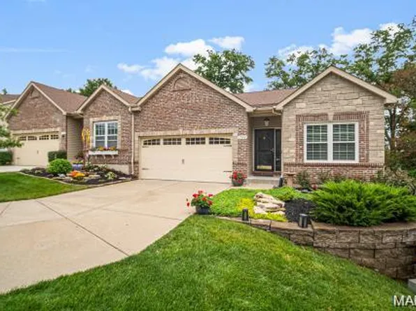 1042 Windsor Crest Ct, Saint Peters, MO 63376